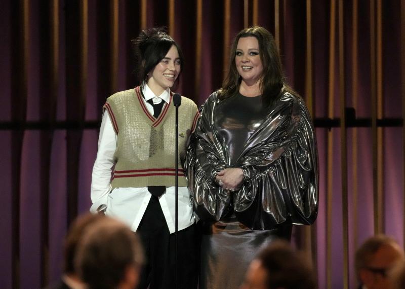 Yes, Billie Eilish scribbled her autograph on Melissa McCarthy’s ...