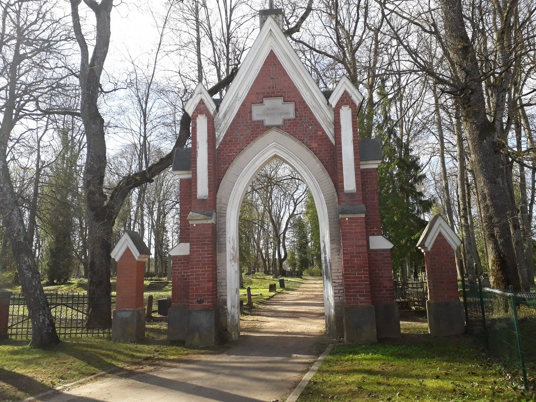 I'll meet you at the Cēsis cemetery gates
