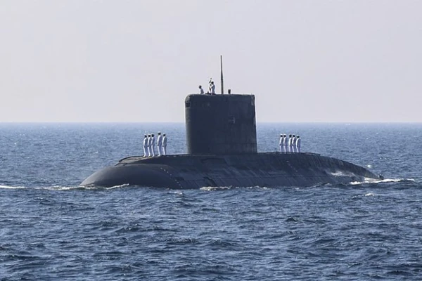 Iran has restored the Soviet submarine 'Paltus' posing a threat to US ships