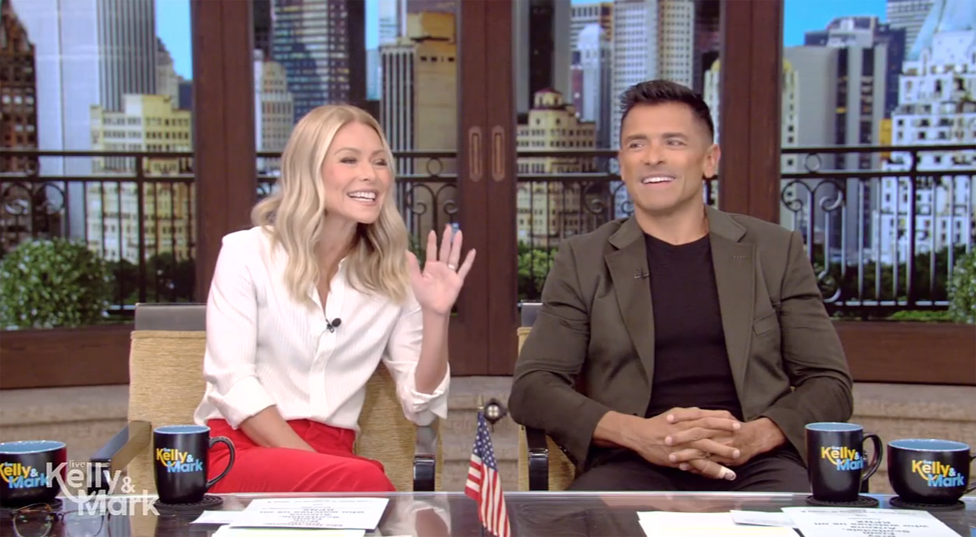 Kelly Ripa compares Mark Consuelos’ penis size to ‘Naked Attraction