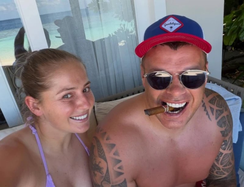 Alena Ostapenko Enjoys a Long Vacation in the Maldives and Dubai