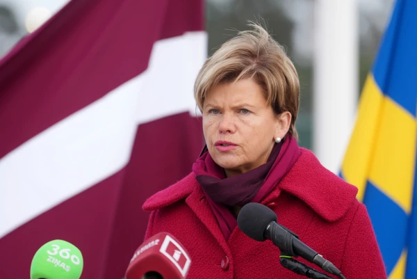 Foreign Minister Warns of Threats to Democracy and Truth
