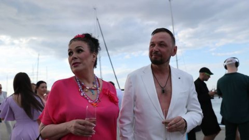 Tekkis ohtlik olukord!» Galalt kodupoole sõita soovinud Kerdo Mölder ja  Diana Klas said taksot tellides ebameeldiva üllatuse osaliseks