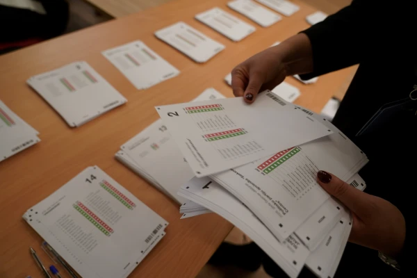 Threads Users Debate Eco-Friendly Digital Voting Amid Security Concerns