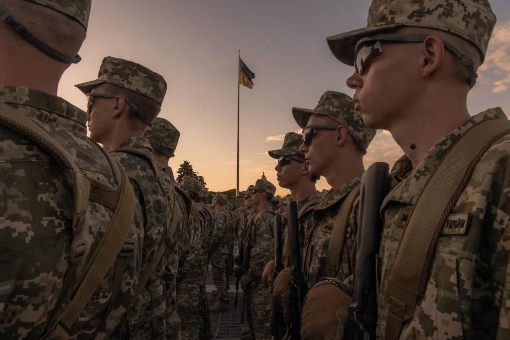 Ukraine Lowers Its Conscription Age To 25 To Replenish Depleted Ranks ...