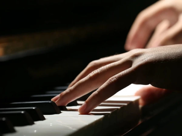 Riga Launches Free Music Therapy Classes for Emotional Well-Being