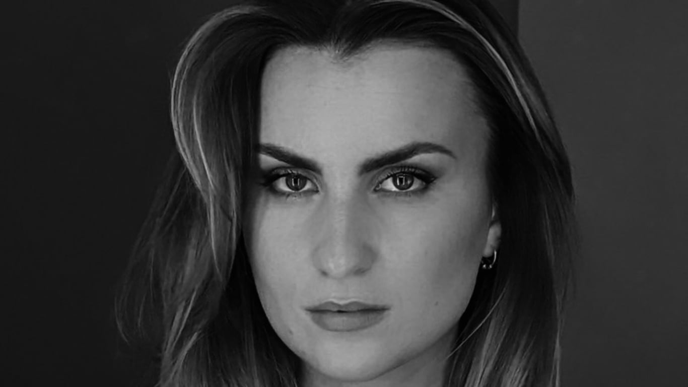 Paula no Anglijas atbrauca salauzta.» Miks Dukurs par māsas pēkšņo aiziešanu